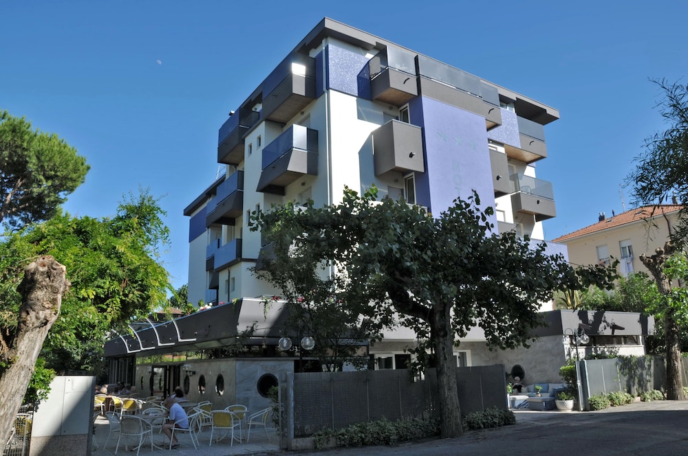 Hotel Carol - last minute hotel in Rimini