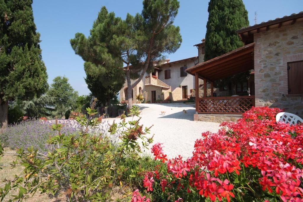 Agriturismo San Severo — 4-Star Luxury Hotel in Passignano Sul Trasimeno, Italy
