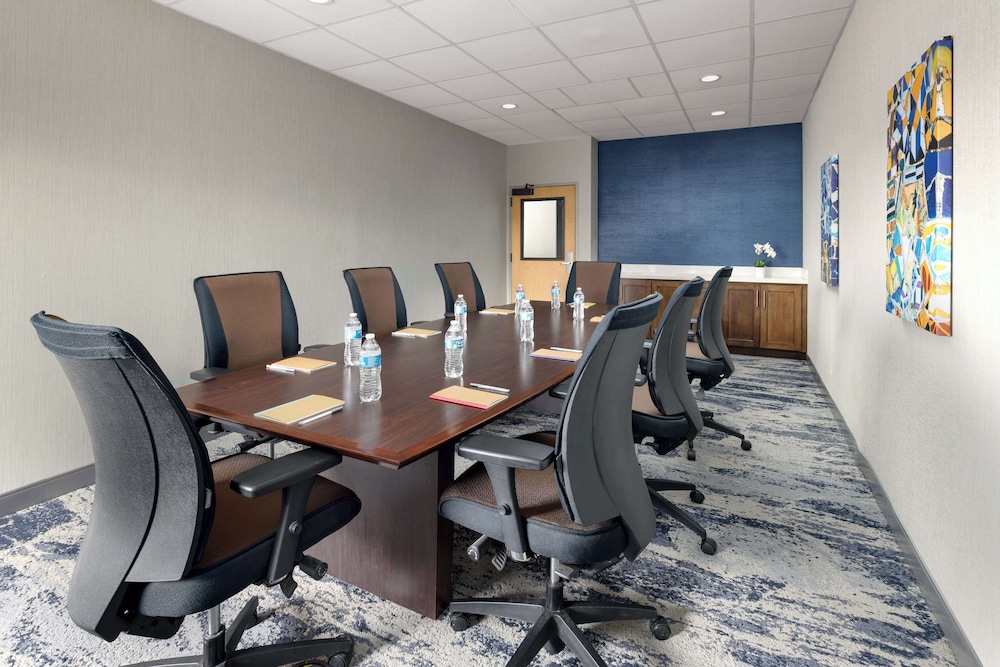 Hampton Inn Laredo - photo 23