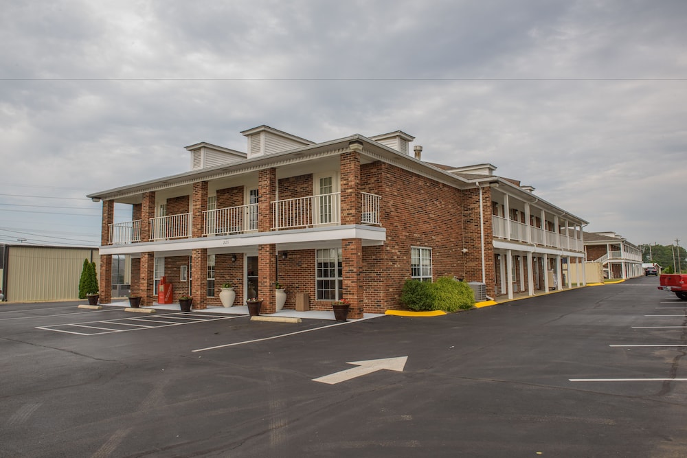 Richland Inn Lawrenceburg - photo 32