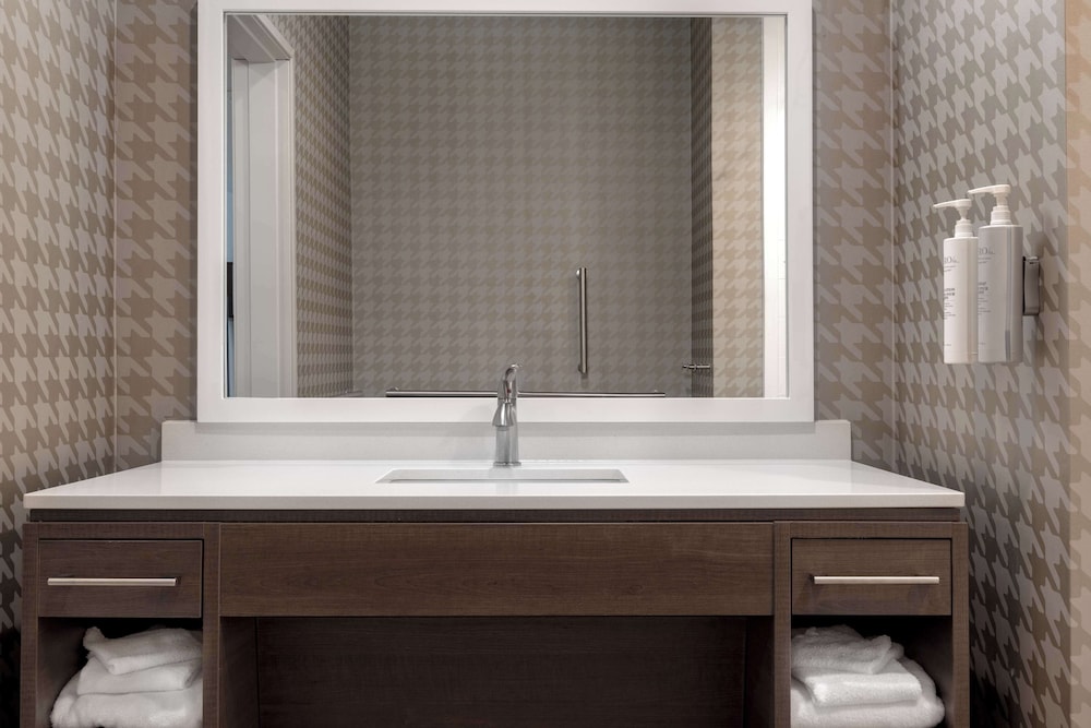 Home2 Suites by Hilton Brownwood - photo 22