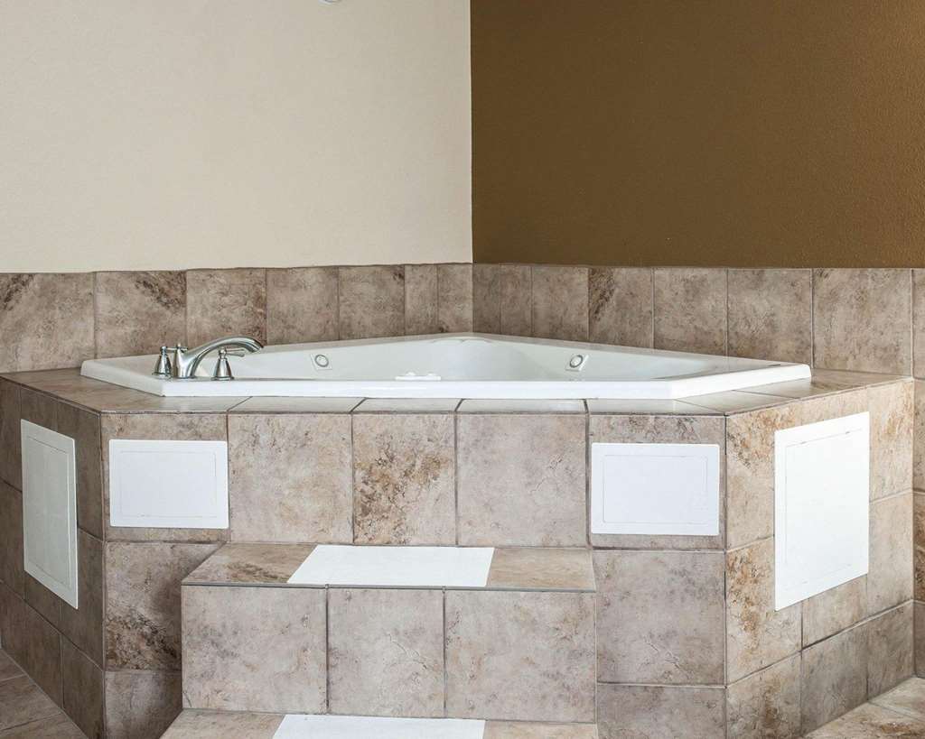 Quality Inn Terre Haute University Area - photo 16