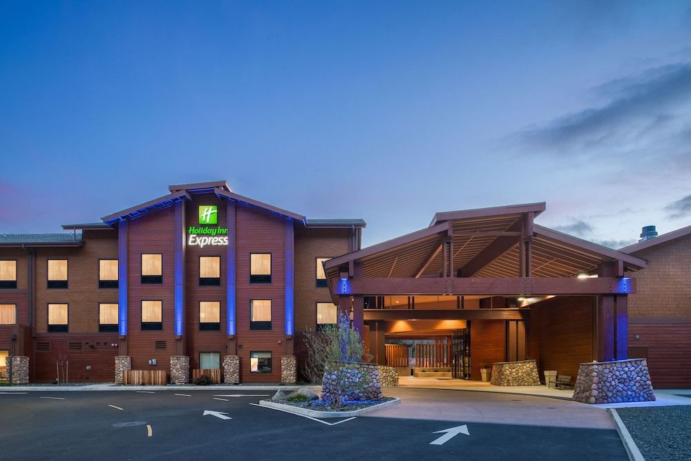 Holiday Inn Express Klamath Redwood Ntl Pk Area by IHG in Crescent, United States