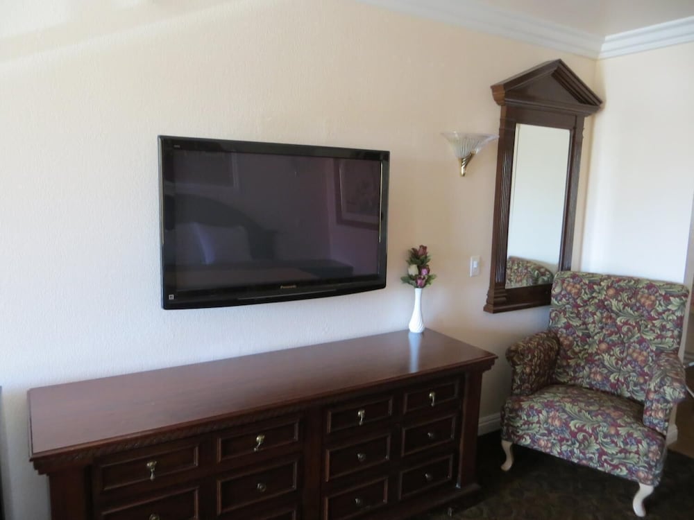 Azusa Inn Motel - photo 17