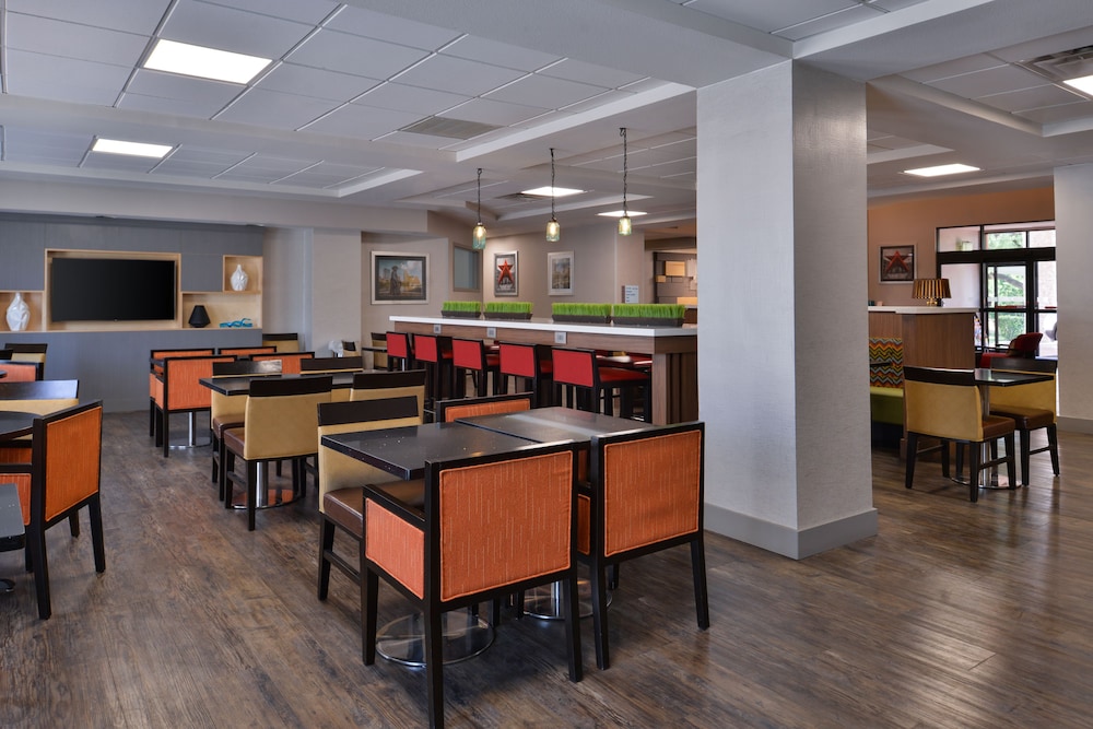 Holiday Inn Express & Suites Austin North Central by IHG - photo 32