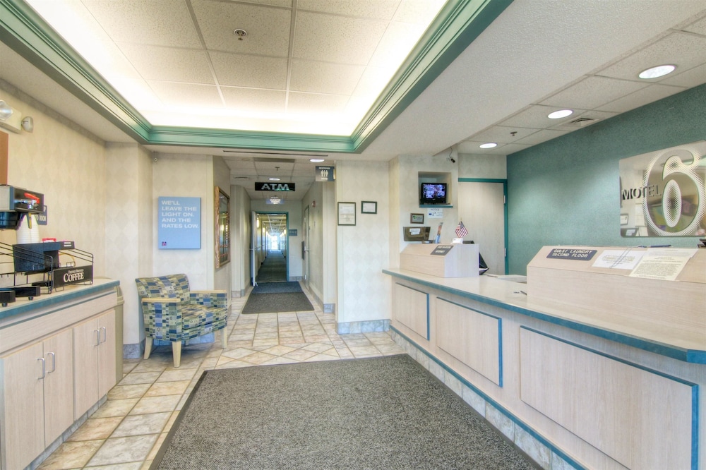 Econo Lodge Menomonie - photo 42
