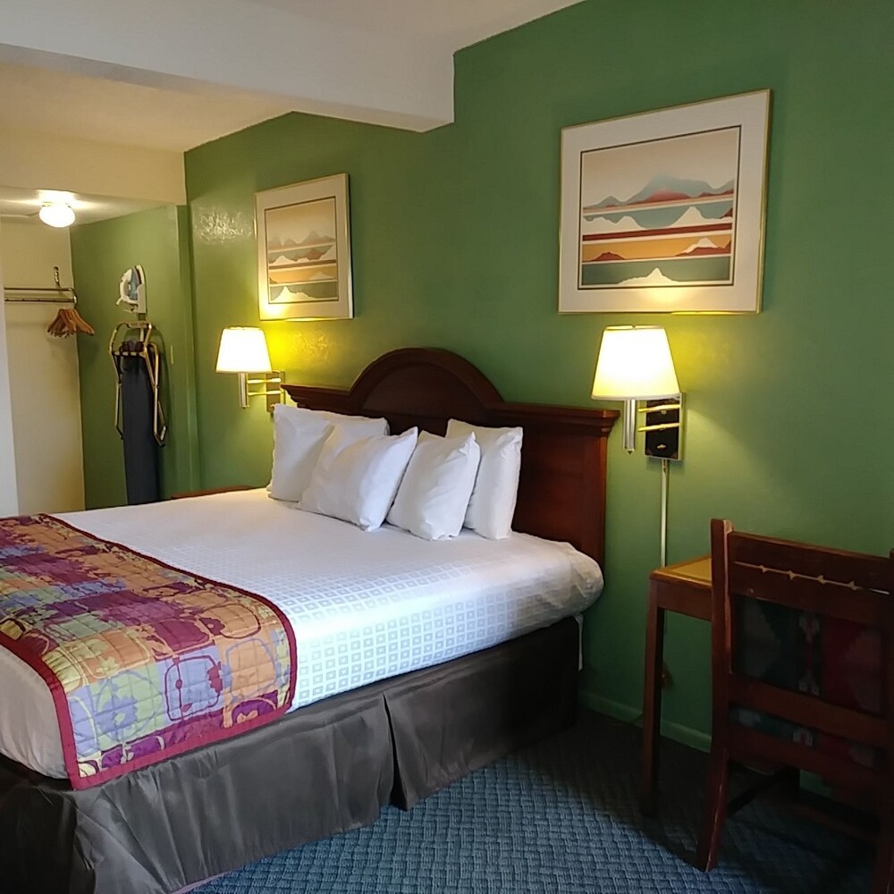 Desert Inn - photo 17
