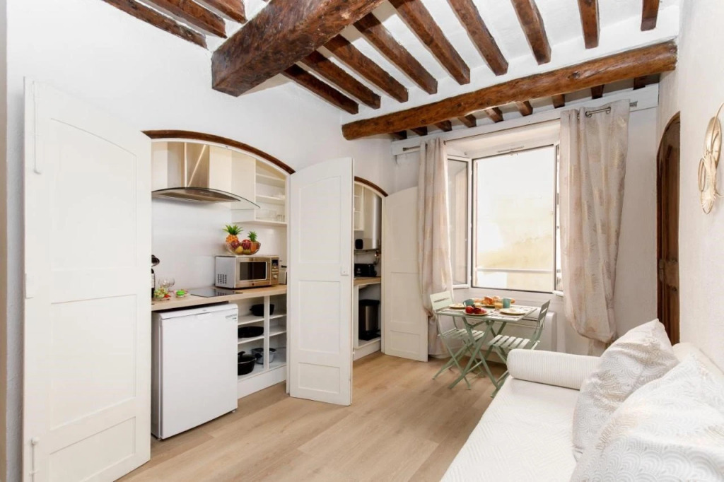 Panisse Yourhosthelper - last minute hotel in Cannes