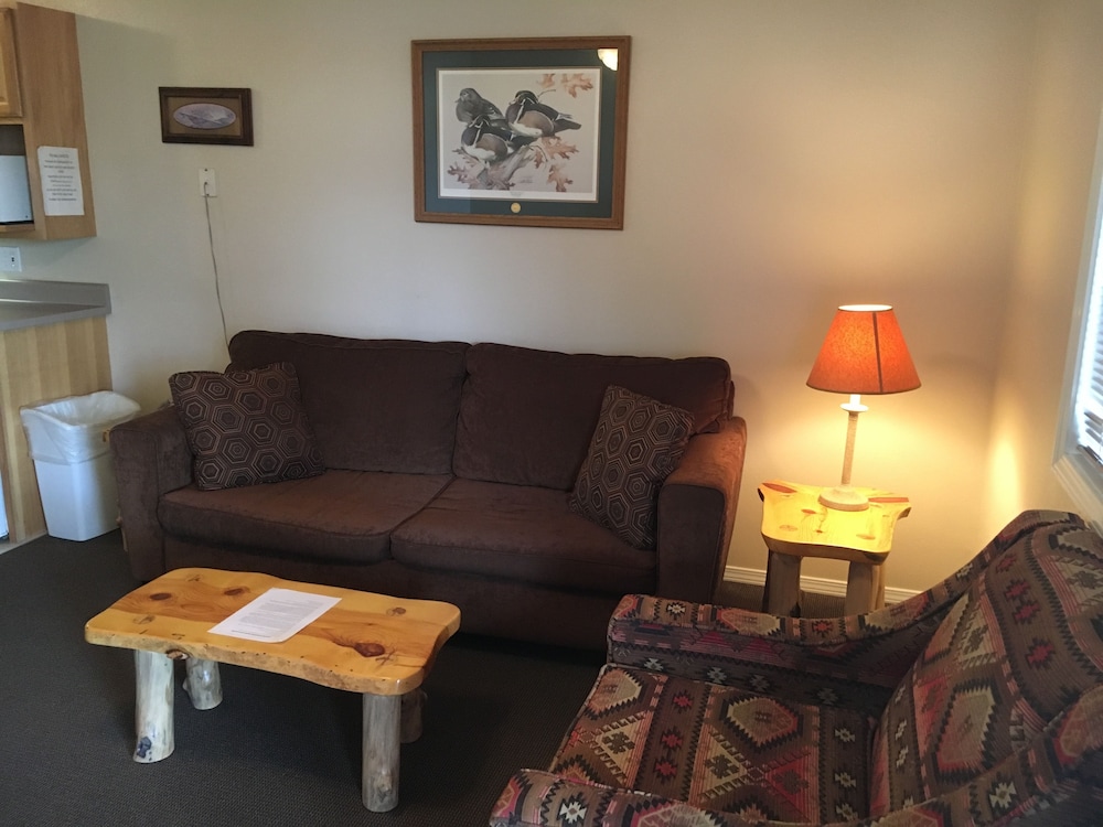 Mountain Landing Suites & RV Park - photo 8