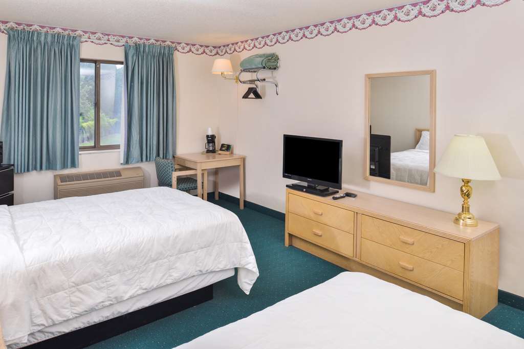 Americas Best Value Inn & Suites Bluffton - photo 17