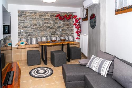 ANGELS APARTMENT free private parking of stayinthess — 4-Star Luxury Hotel in Thessaloniki, Greece