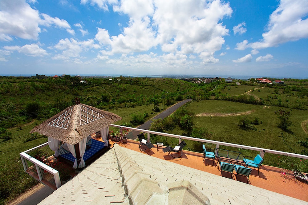 Villa Sky House — 4-Star Luxury Hotel in Jimbaran, Indonesia