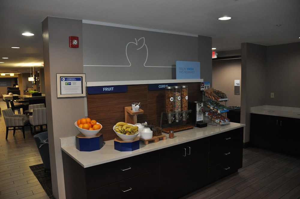 Holiday Inn Express Brentwood South Cool Springs by IHG - photo 12
