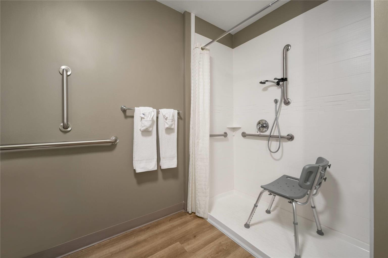 Days Inn by Wyndham Anderson - photo 12