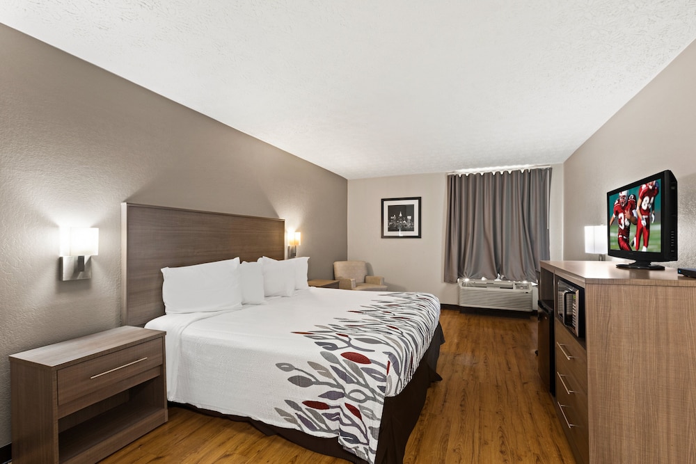 Red Roof Inn & Suites Newnan - photo 7