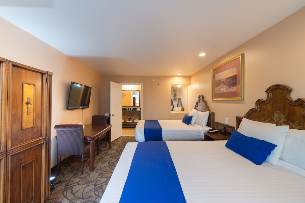 Colony Inn - photo 9