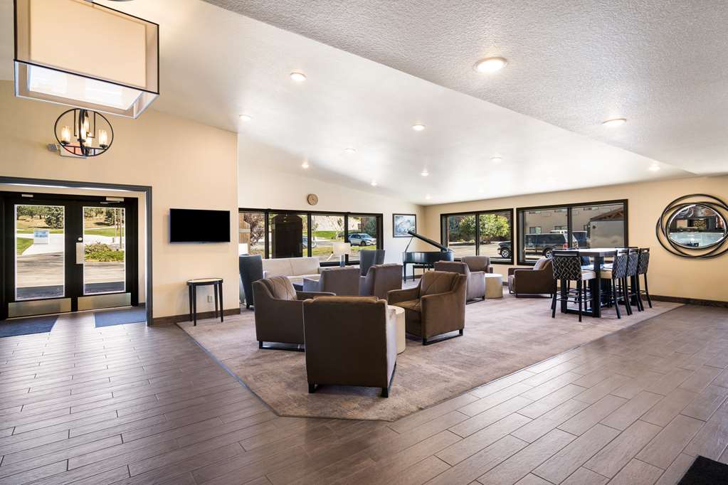 Best Western Golden Spike Inn & Suites - photo 2