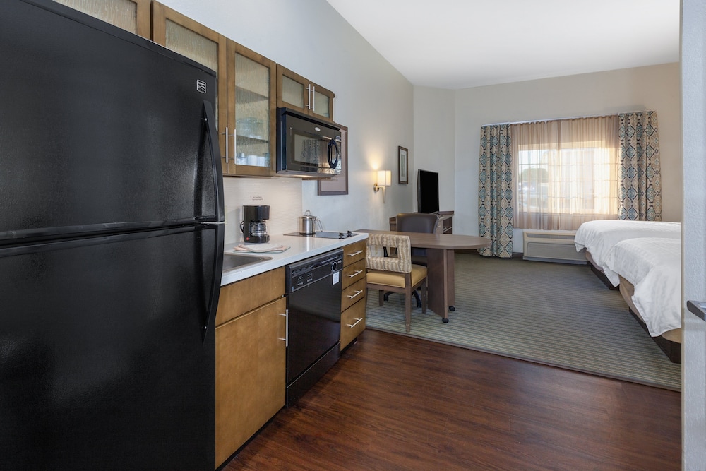 Candlewood Suites West Springfield by IHG - photo 8