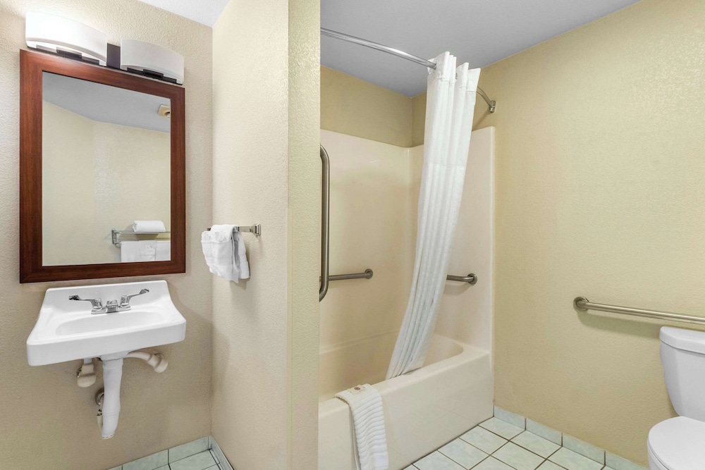 Comfort Inn & Suites Greeley - photo 32