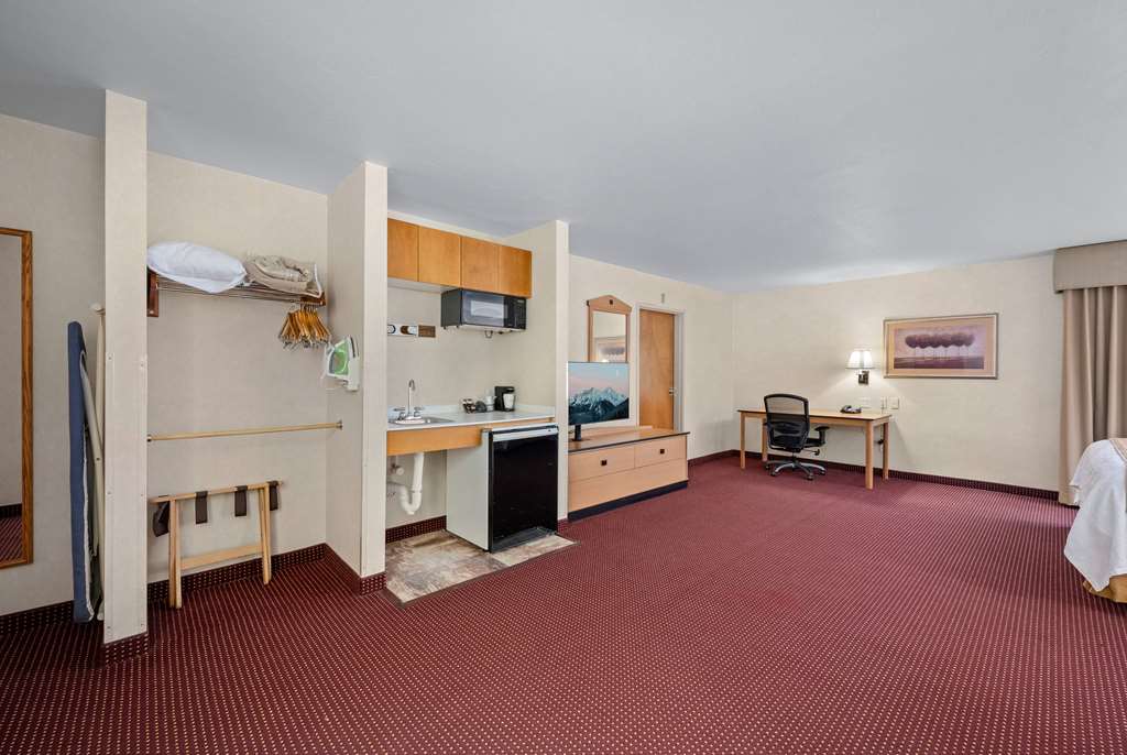 AmericInn by Wyndham Denver Airport - photo 16