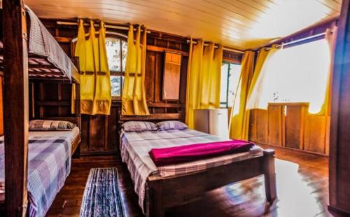 Pousada Recanto Tropical in Paranagua, Brasil