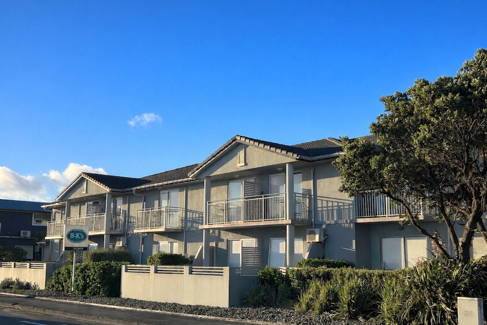 BKs Premier Motel Esplanade — 4-Star Luxury Hotel in Lower Hutt, New Zealand
