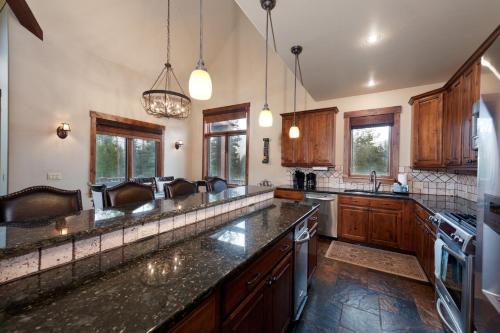 Twilight 48 Penstock Court - photo 21