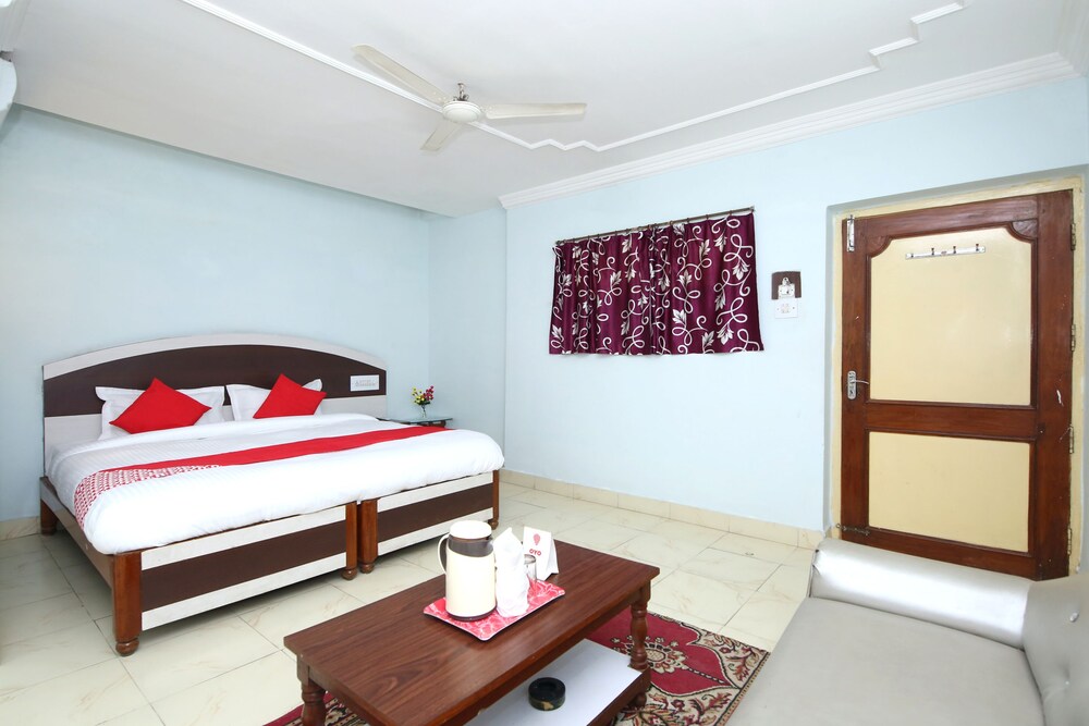 Oyo 26453 Raja in Bilaspur, India