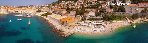 Luxury Beachfront Apartment Banje
