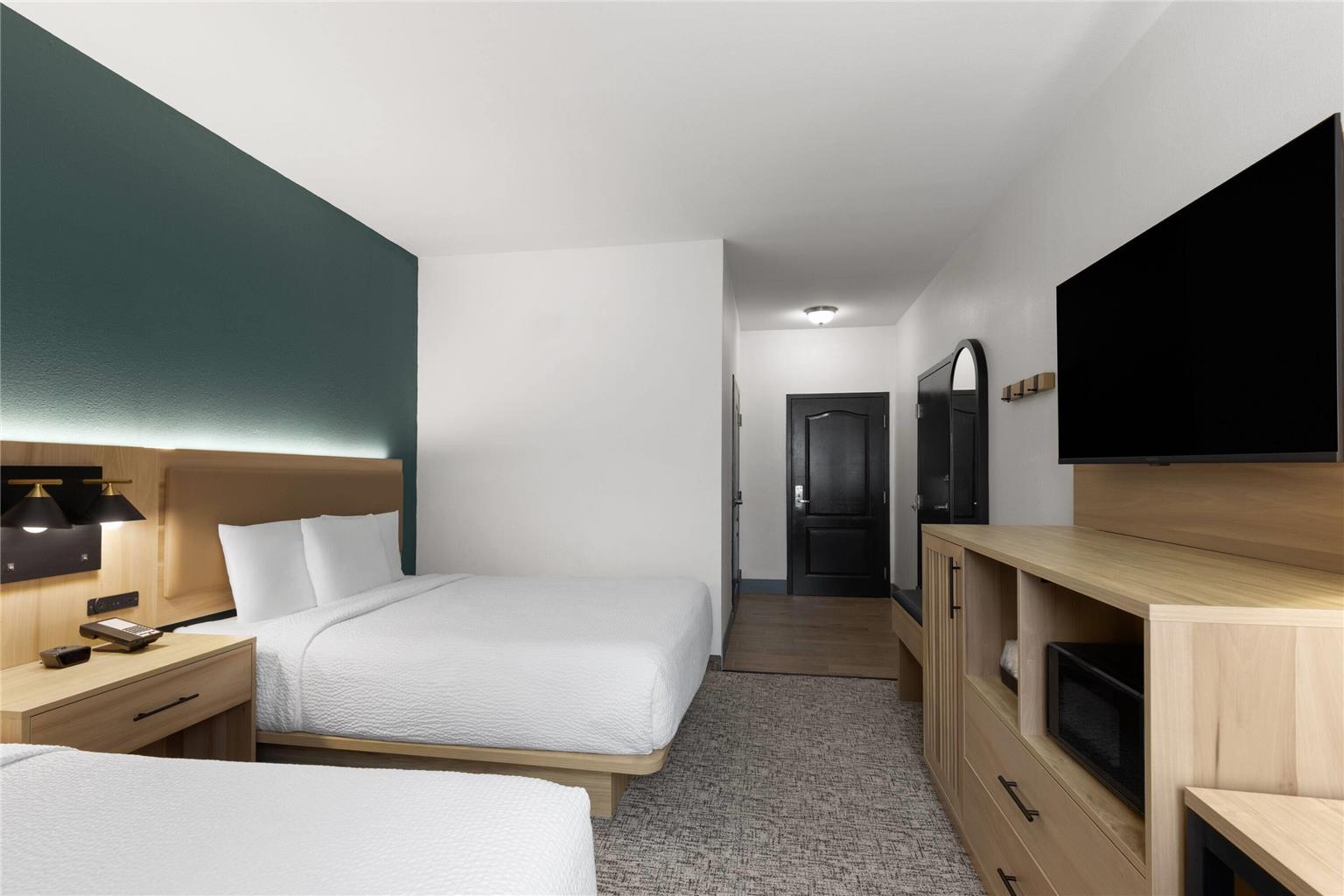 La Quinta Inn & Suites by Wyndham Lexington South Hamburg - photo 35