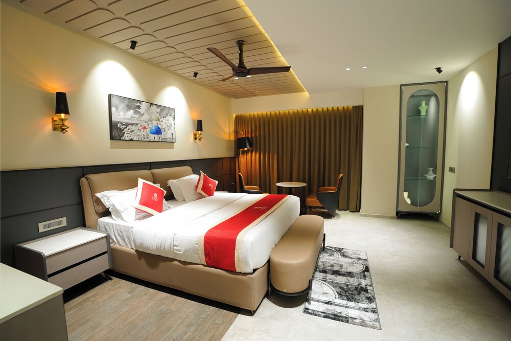 Doro Royal Suite — 4-Star Luxury Hotel in Mannarakkat, India