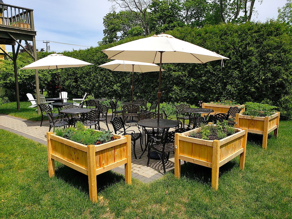 Sand Bar Cottage Inn - photo 98