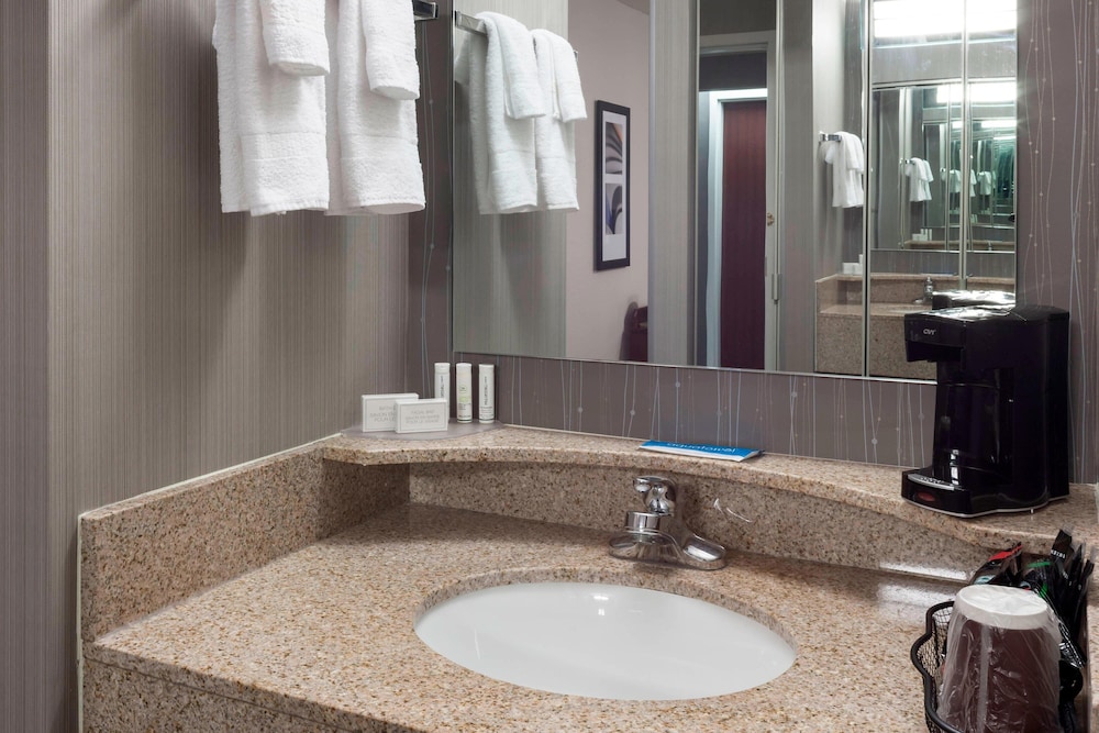 Courtyard by Marriott Wichita East - photo 10