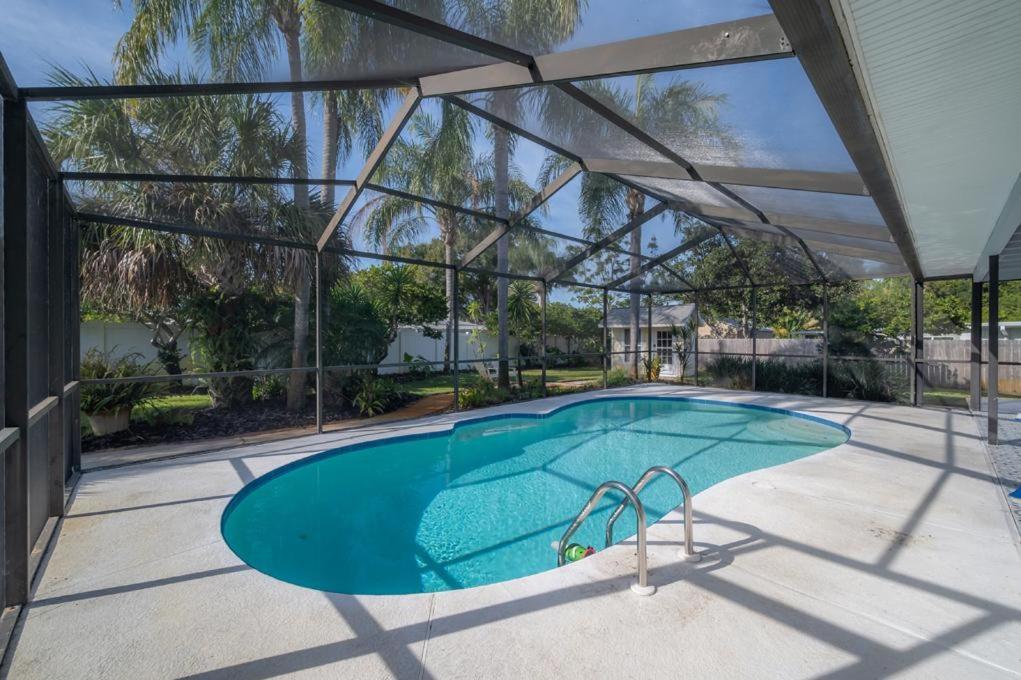 Renovated Largo Pool Minutes To the Beach — hotel in Largo