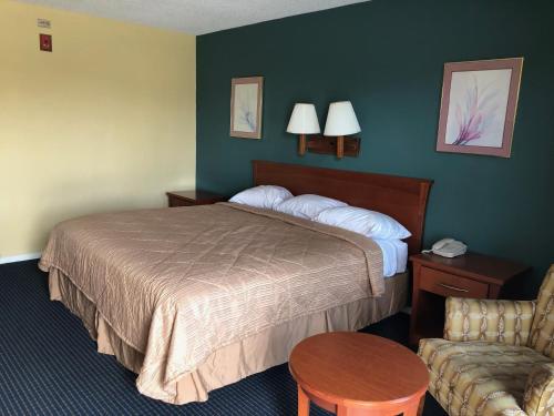 America's Best Inn - photo 47