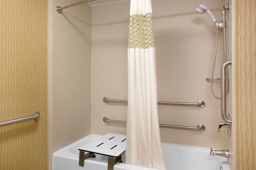 Hampton Inn Boston Braintree - photo 8