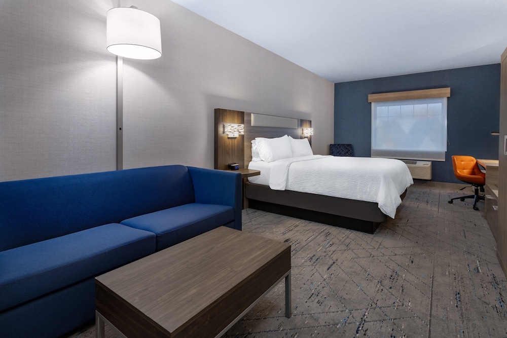 Holiday Inn Express & Suites Center Township by IHG - photo 7