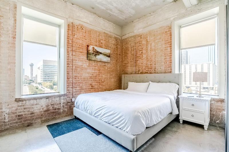 Luxury Downtown Dallas Stay by Amyfinehouse - photo 110
