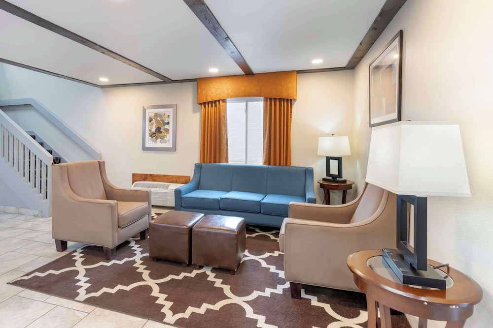 Quality Inn Newton at I 80 - photo 4