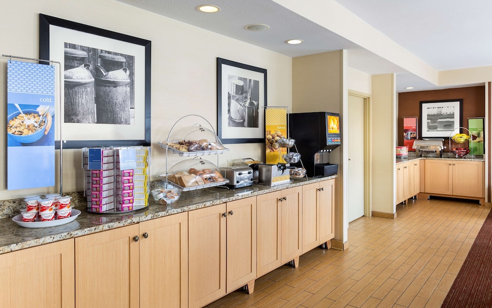 Hampton Inn Minneapolis Burnsville - photo 21