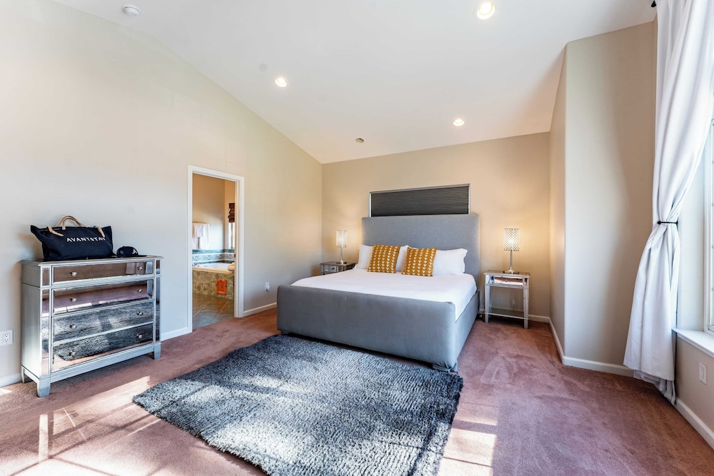 Blitzen by Avantstay Pet friendly Tahoe Retreat Near Heavenly Ski Resort - photo 2