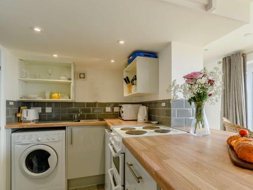 1 Bed in Tresaith 89316 — 4-Star Luxury Hotel in Cardigan, United Kingdom