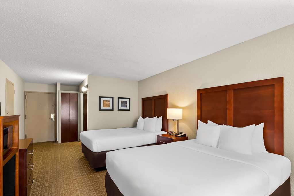 Comfort Inn St. Louis Westport Event Center - photo 12