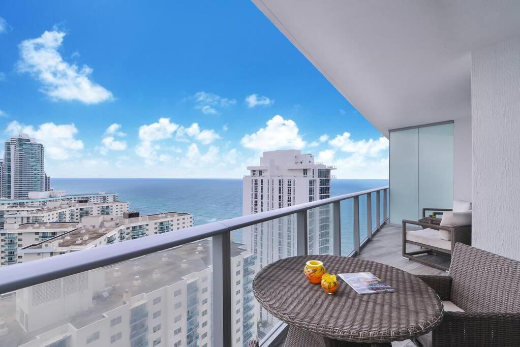 Cosy 1 Bedroom On the Beach Ocean & City Views at LYFE Resort in Hollywood, United States