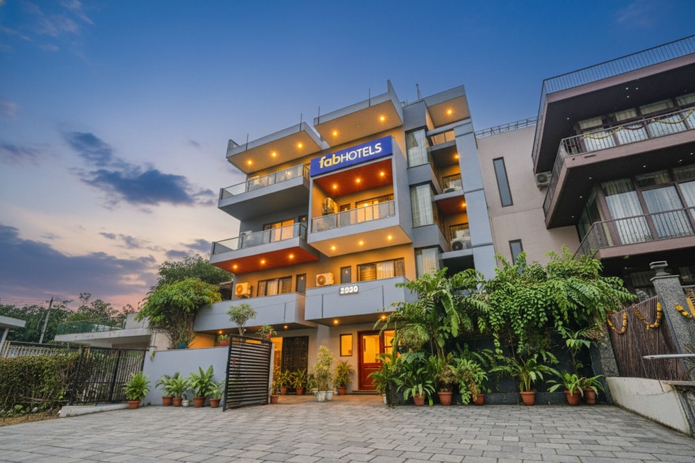 Fabhotel Comfort Residency I