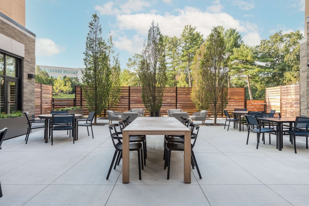 Hilton Garden Inn Boston Canton - photo 42