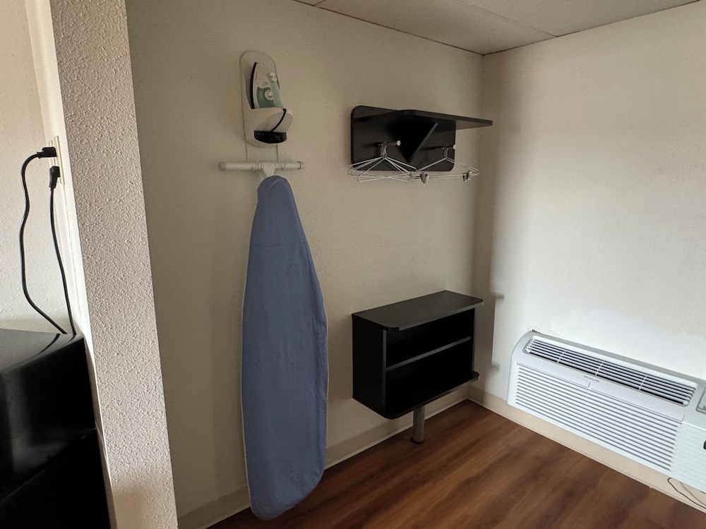 Motel 6 Butte MT Historic City Center - photo 15