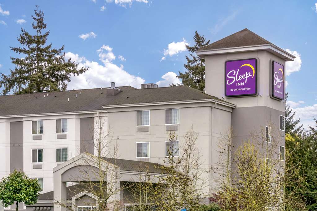 Sleep Inn SeaTac Airport - carbon neutral hotel in Seatac