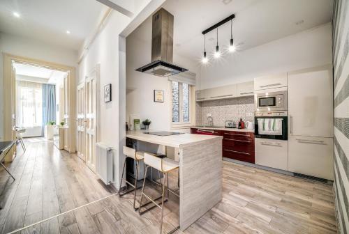 Budapest Moments by STN — 4-Star Luxury Hotel in Budapest, Hungary