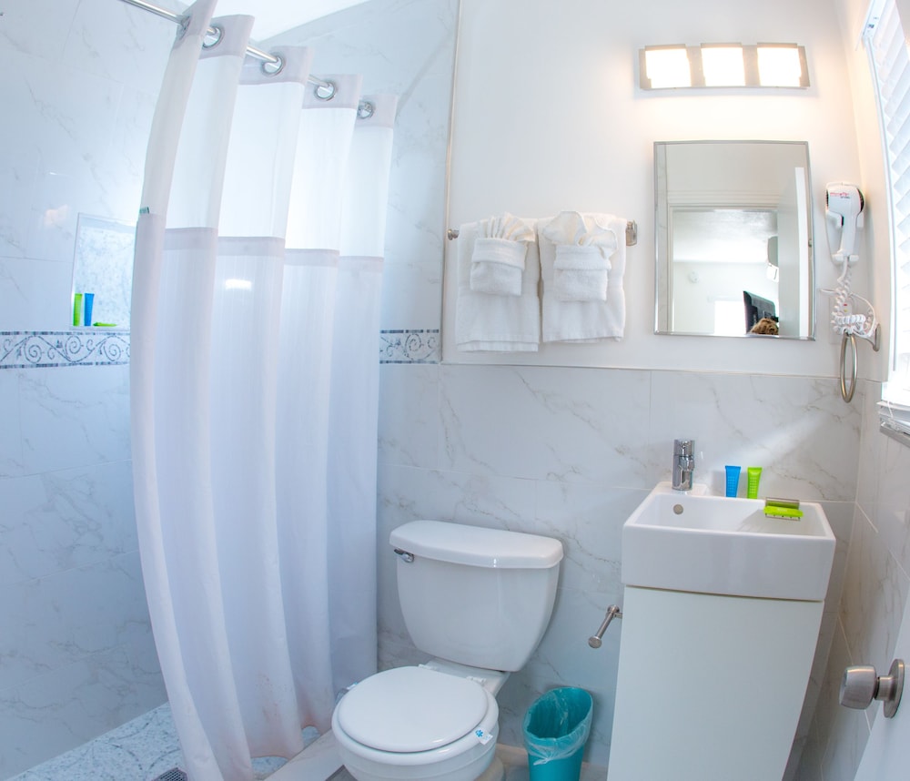 St Pete Beach Suites - photo 65